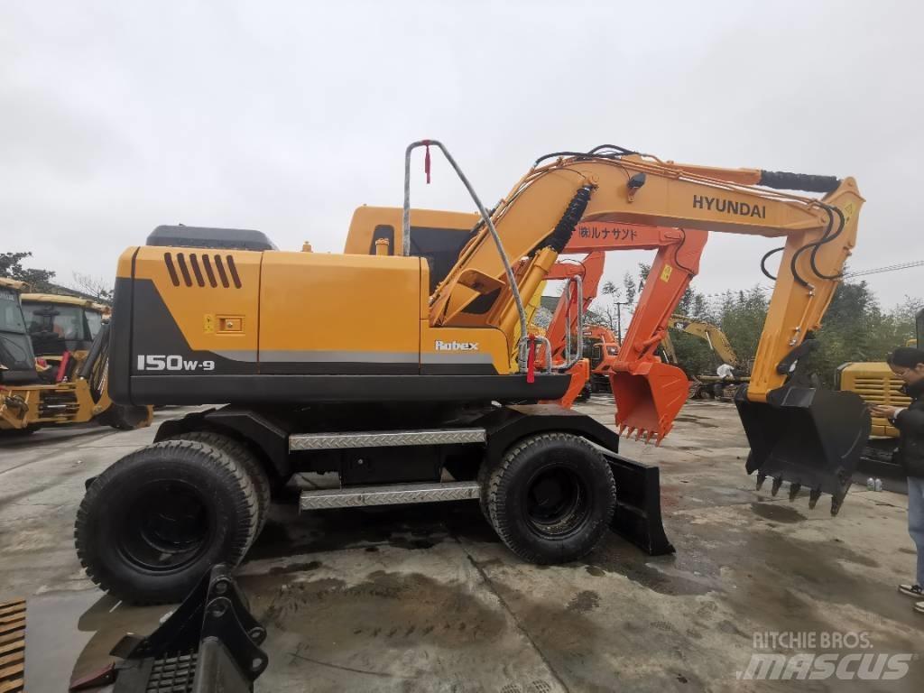 Hyundai R 150W Колесни екскаватори