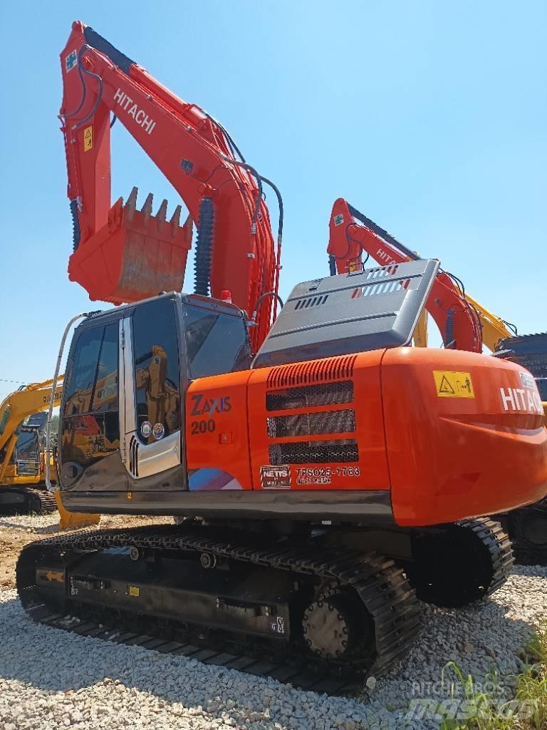 Hitachi ZX 200 Средни екскаватори 7т - 12т