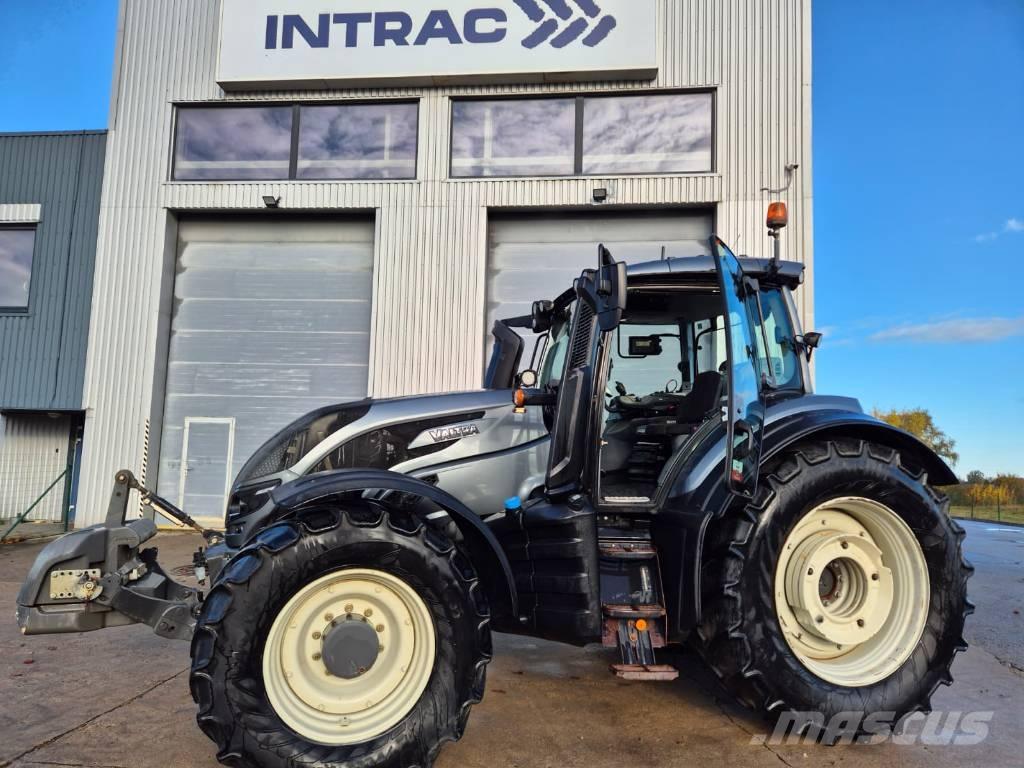 Valtra T 254 Трактори