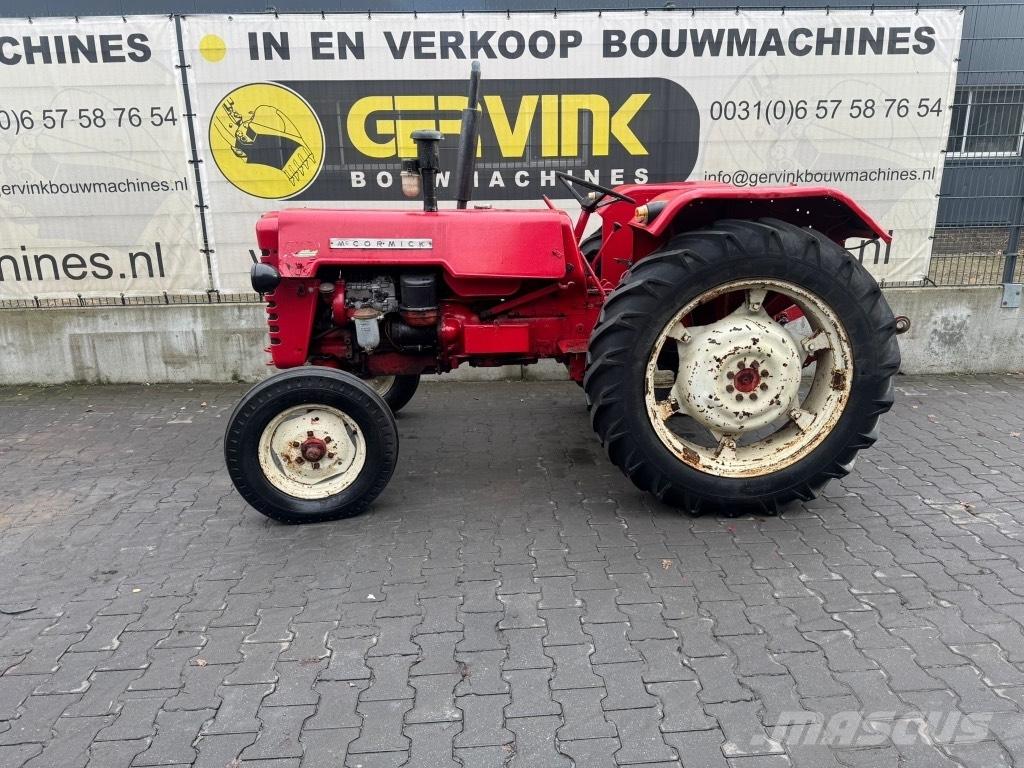 McCormick Oltimer Трактори