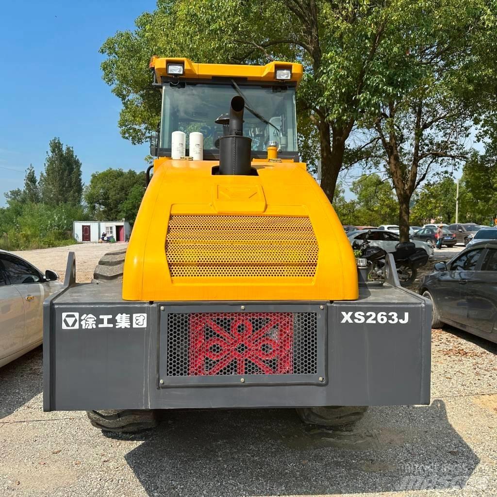 XCMG XS263J Еднобарабанни ролки
