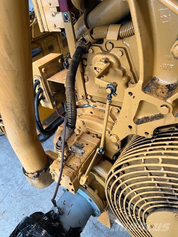 CAT 2000 KVA Дизелови генератори
