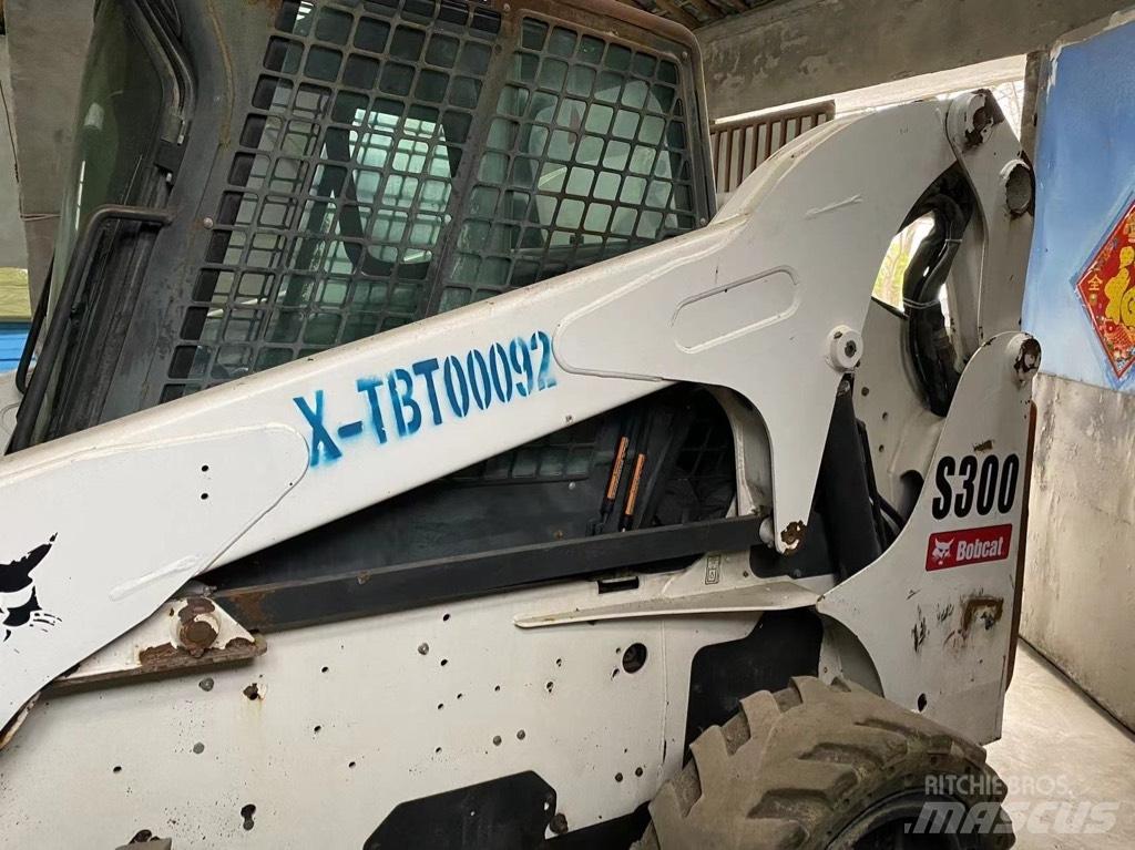 Bobcat S 300 Мини товарачи
