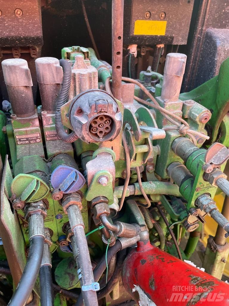 John Deere 6630STD Трактори