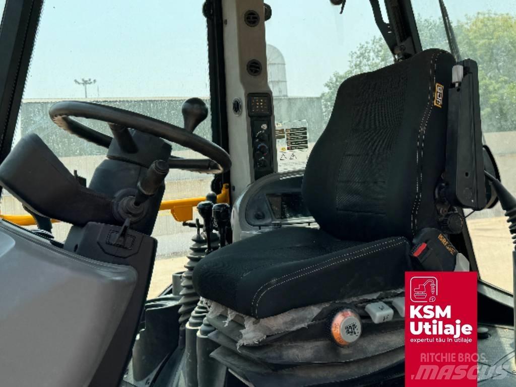 JCB 3 CX Товарач със заден ексватор