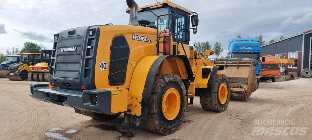 Hyundai HL 960 Колесни товарачи