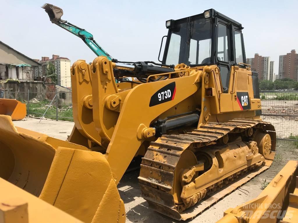 CAT 973D Верижен товарач
