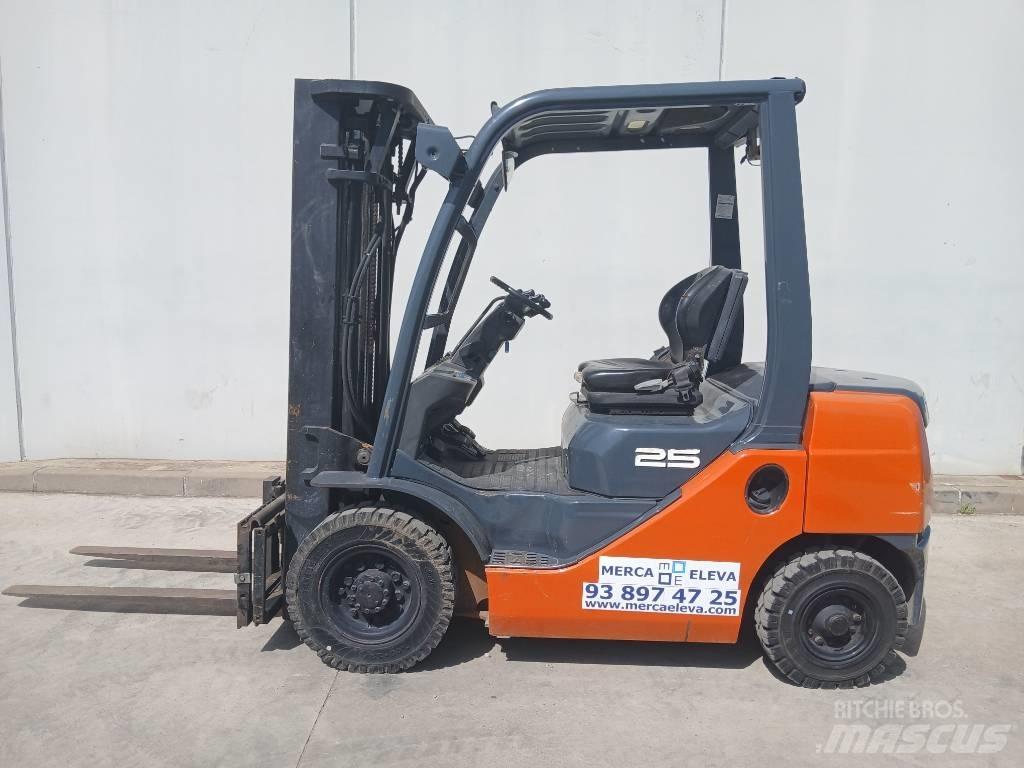 Toyota 02-8FDF25 Дизелови камиони