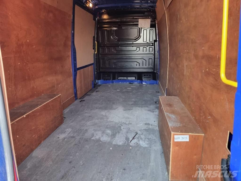 Volkswagen Crafter Фургони
