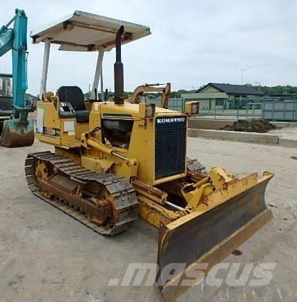 Komatsu D 20 A-6 Верижни булдозери
