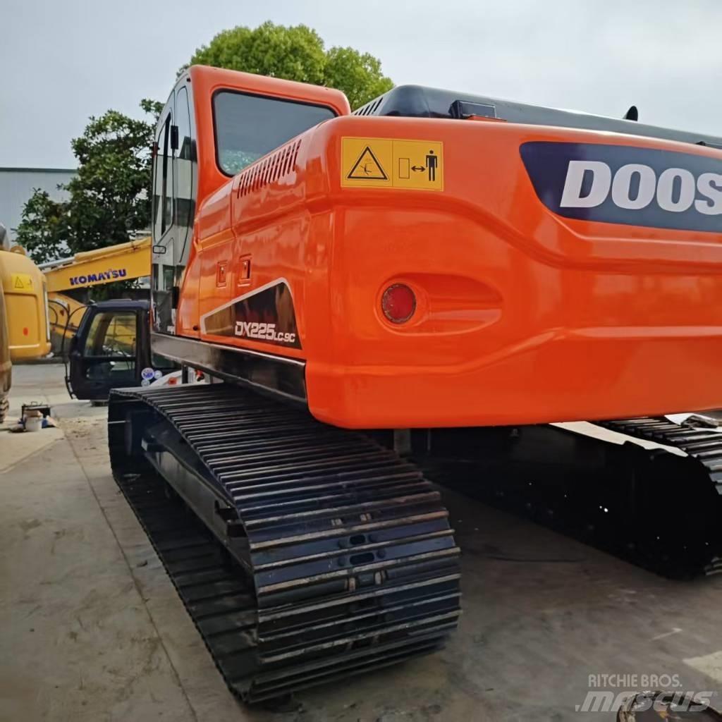 Doosan DX 225 Верижен екскаватор