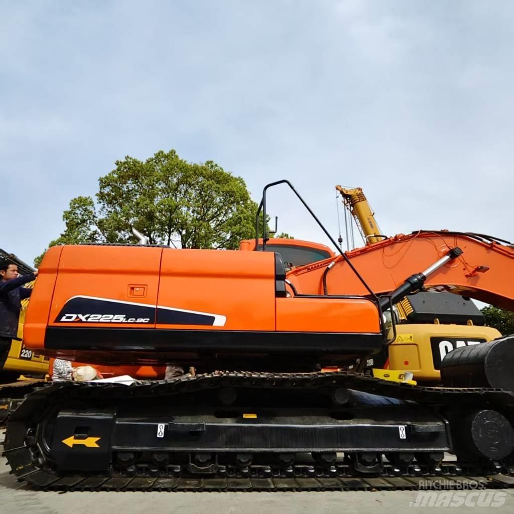 Doosan DX 225 Верижен екскаватор