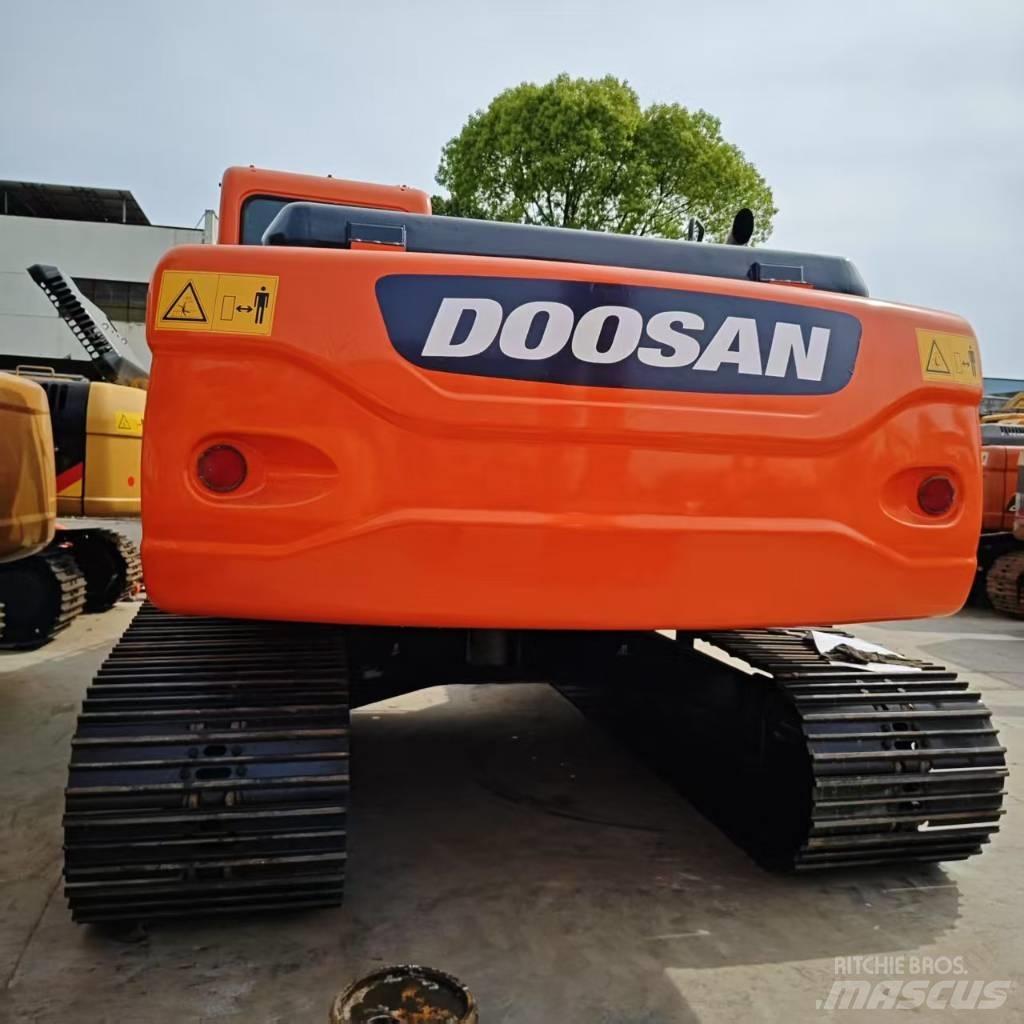 Doosan DX 225 Верижен екскаватор
