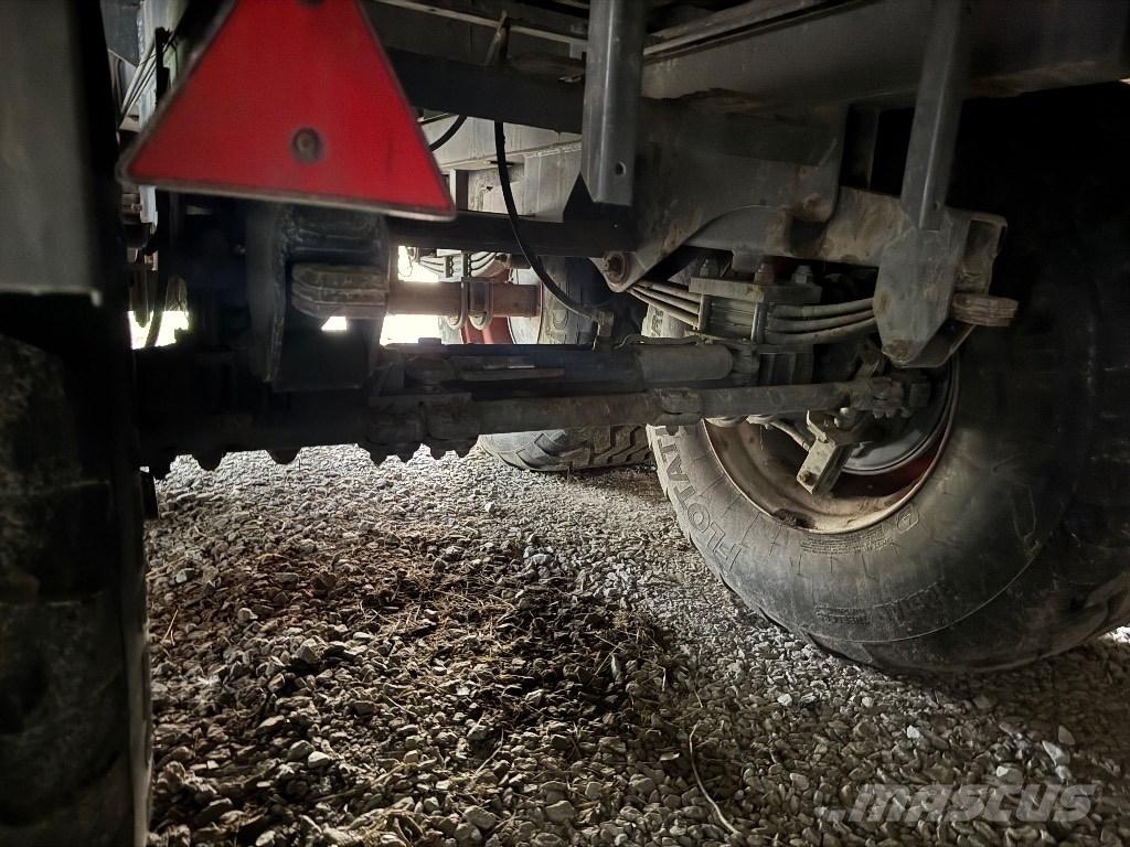CLAAS Quantum 5800 P Самотаварещи ремаркета
