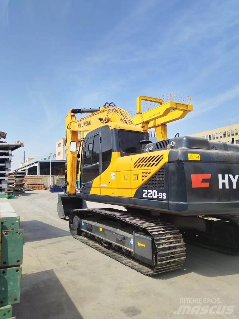 Hyundai R220LC-9S Верижен екскаватор