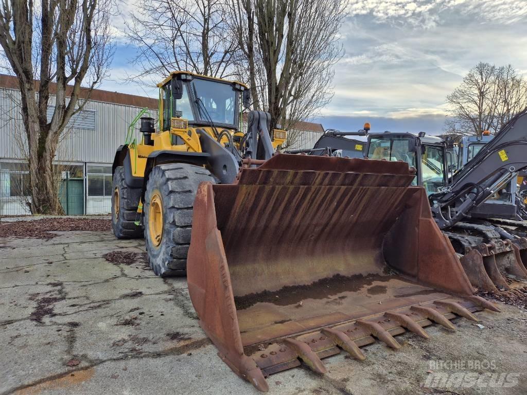 Volvo L 220 H Колесни товарачи