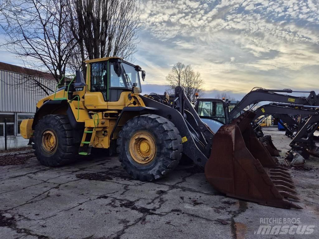 Volvo L 220 H Колесни товарачи