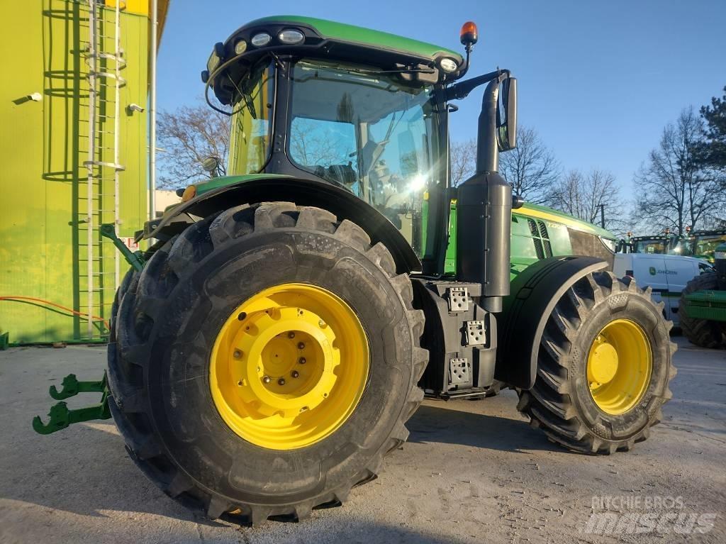 John Deere 7270 R Трактори