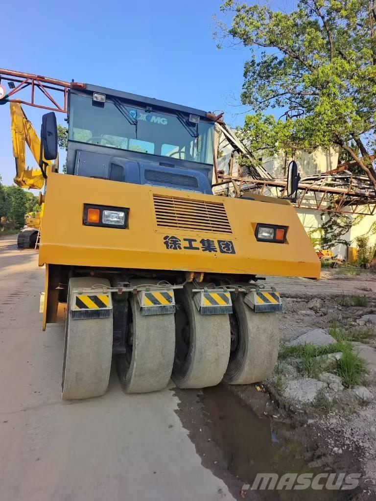 XCMG XP 263 Пневматични гумени  ролки
