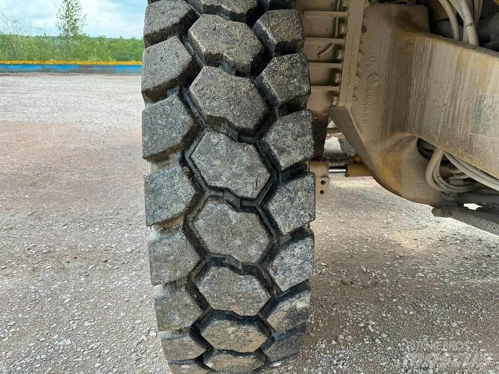 CAT 771D Странични самосвали