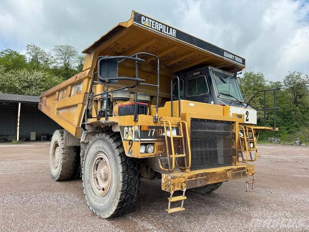 CAT 771D Странични самосвали