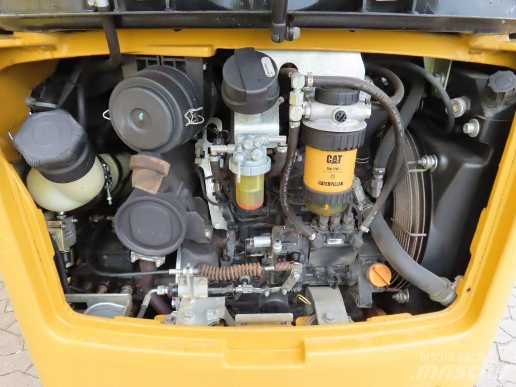 CAT 301.7 D Мини екскаватори < 7 т