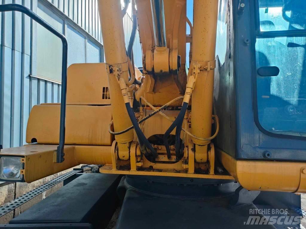Komatsu PW 130ES-6K Колесни екскаватори