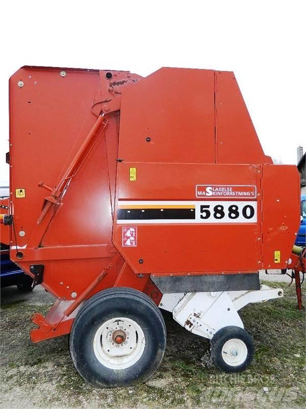 New Holland 5880 Сламопреси за кръгли бали
