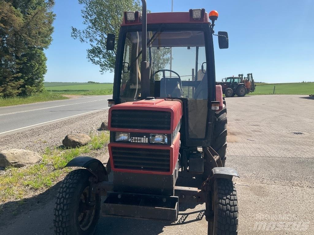 Case IH 685 XL Трактори