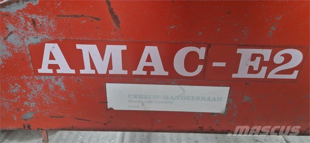 Amac E2 uienlader Комбайни за картофи и копачи