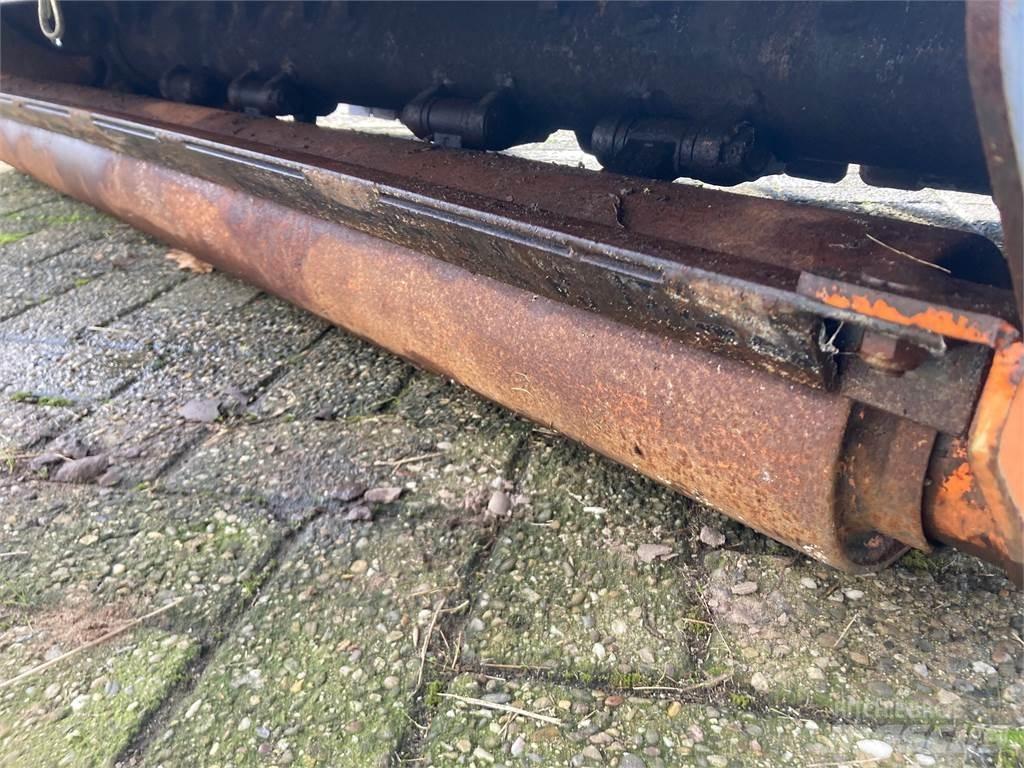  Cancela TGB-180D Косачки за околни терени на голф игрища