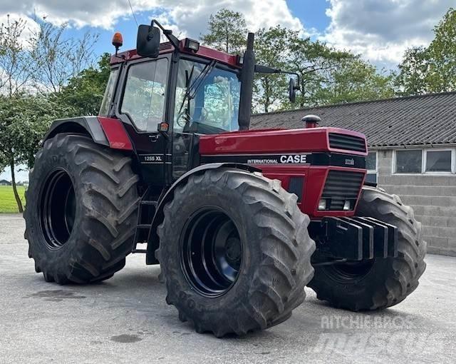 Case IH 1255 XL Трактори