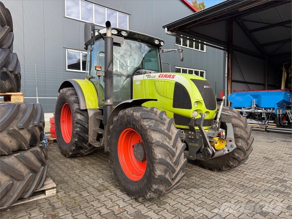 CLAAS Ares 697 ATZ Трактори