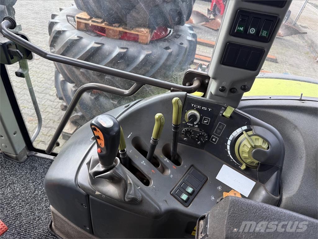 CLAAS Ares 697 ATZ Трактори