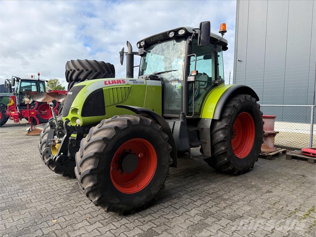 CLAAS Ares 697 ATZ Трактори