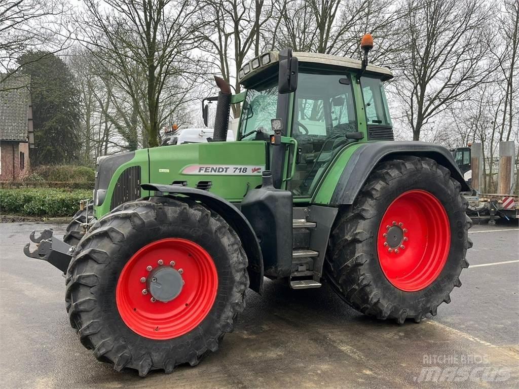 Fendt 718 COM3 Трактори