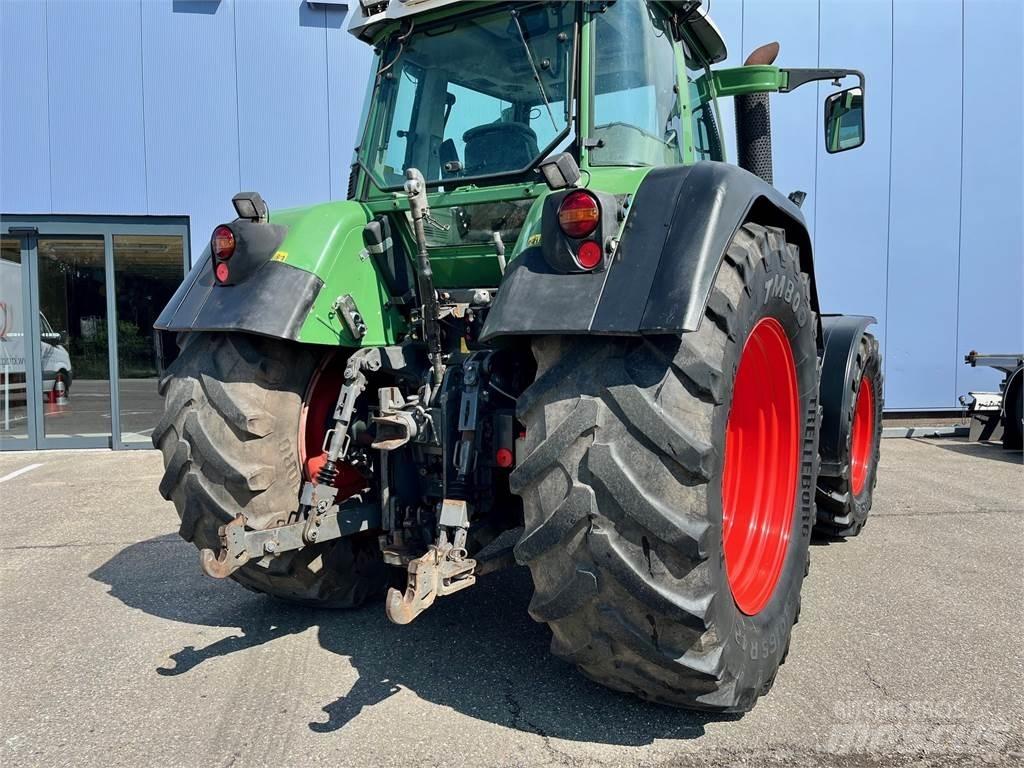 Fendt 718 COM3 Трактори