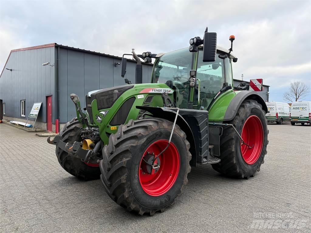 Fendt 724 S4 Трактори