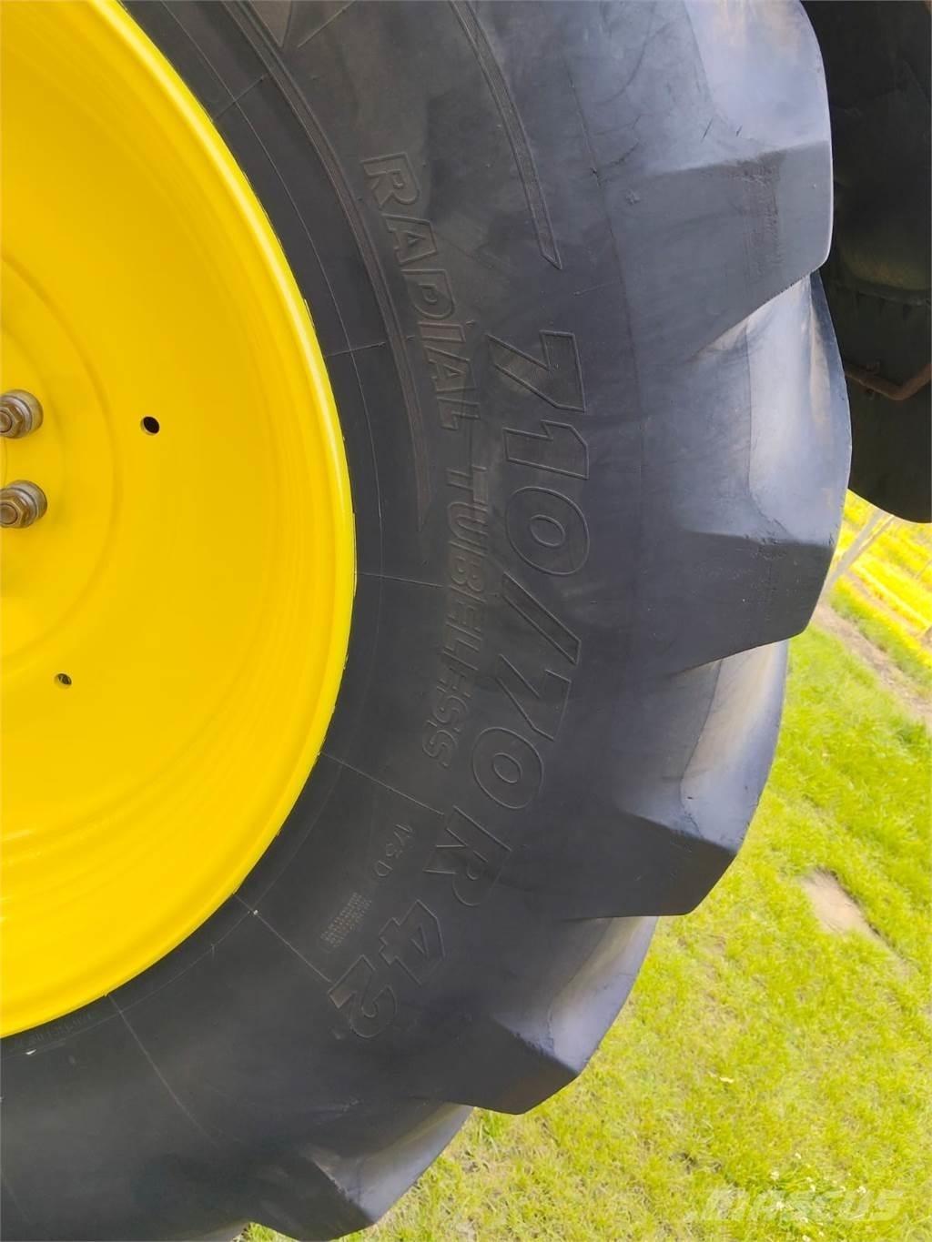 John Deere 6195R Трактори