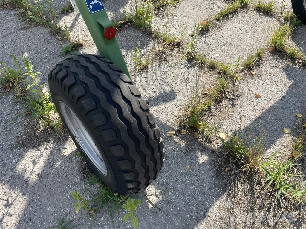 Krone Swadro 900 Гребла и сенообръщачки