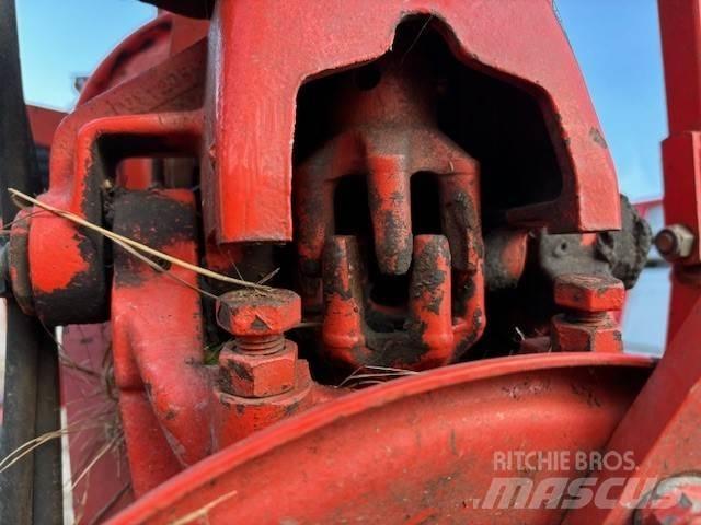 Kuhn GF 10601 TO Гребла и сенообръщачки