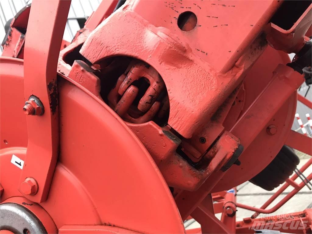 Kuhn GF 10802 T Гребла и сенообръщачки