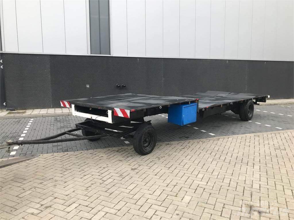  Platte wagen Ремаркета за превоз на животни