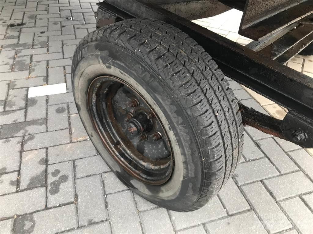  Platte wagen Ремаркета за превоз на животни