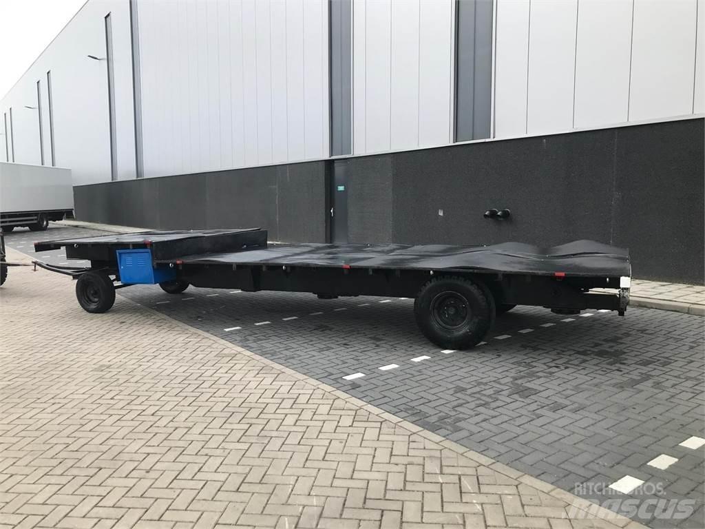  Platte wagen Ремаркета за превоз на животни