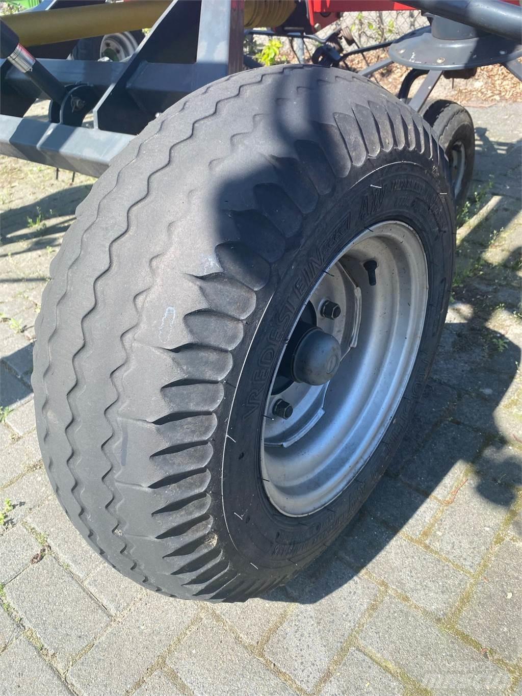 Vicon Fanex 1103 C Гребла и сенообръщачки