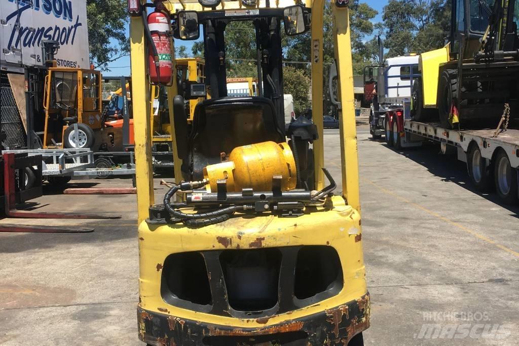 Hyster H1.8XT Камиони с АГУ