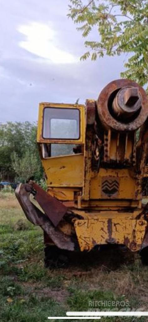 Mait T /80. Пилоти
