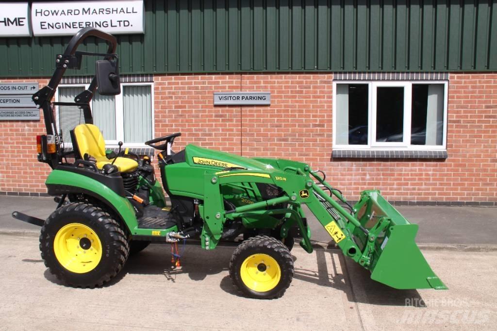 John Deere 2026R Трактори