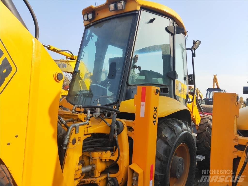 JCB 4CX Товарач със заден ексватор